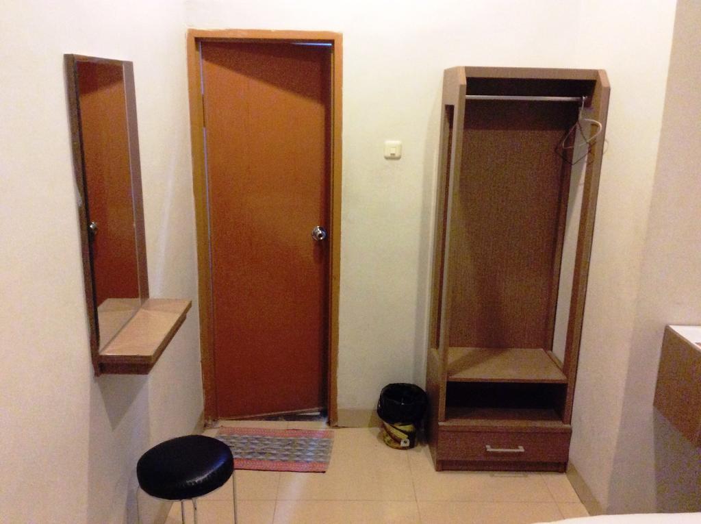Hotel Diamond Makassar Room photo