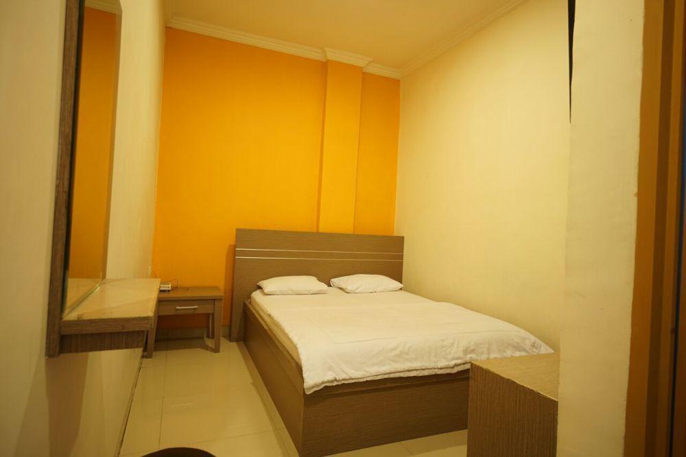 Hotel Diamond Makassar Exterior photo